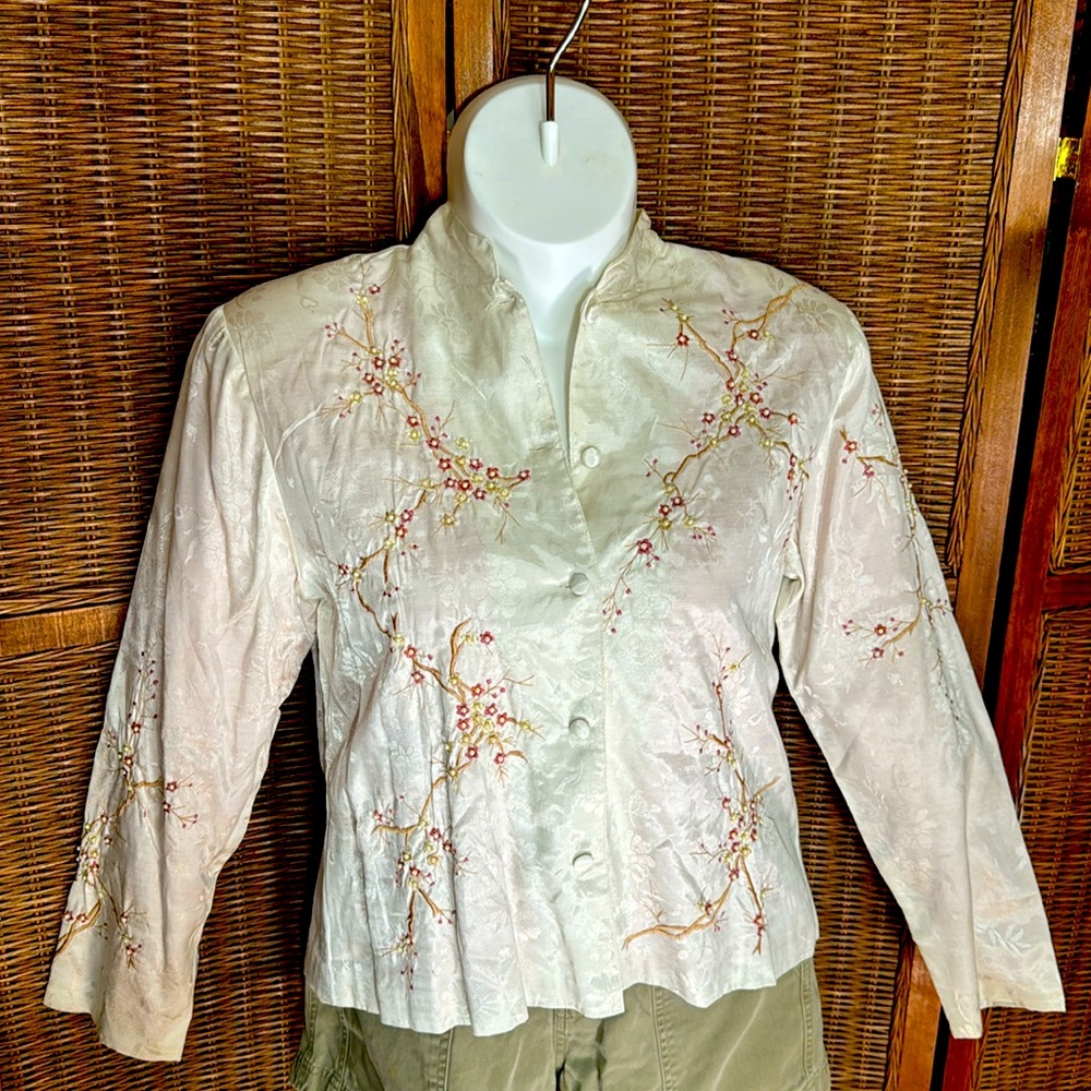 Soft Surroundings jacket, MED. NEW lightweight fabric. Ivory w embroidery, beads
